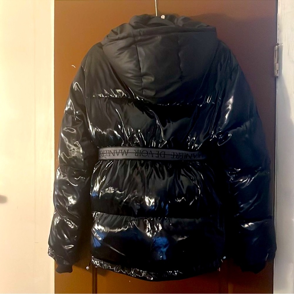Lightly used Winter jacket in good condition
Hooded
Puffer
Belted - Picture 3 of 4